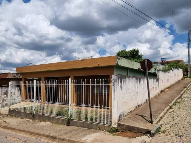 #101 - Casa para Venda em Candeias - MG - 3