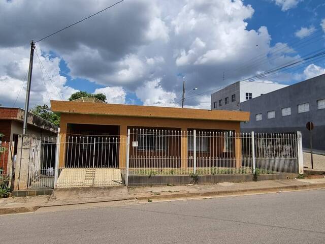 #101 - Casa para Venda em Candeias - MG - 1