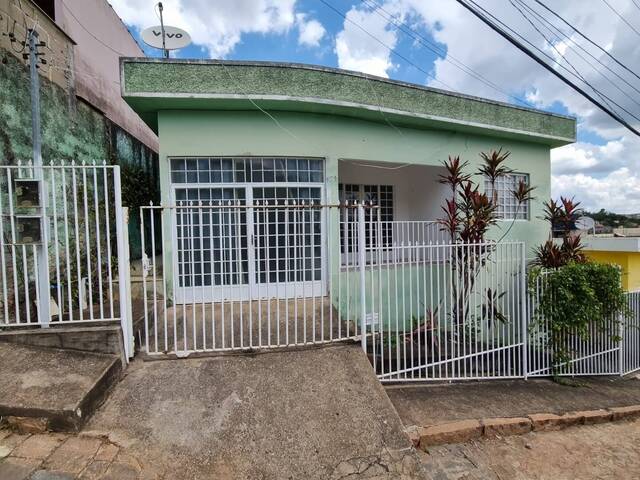 #102 - Casa para Venda em Candeias - MG - 2