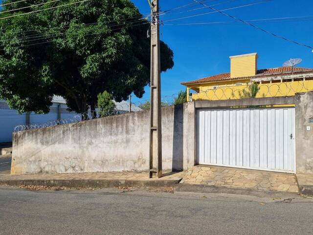 #122 - Casa para Venda em Candeias - MG - 2